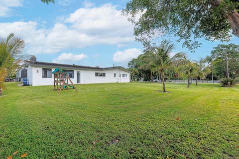 Tiny photo for 11821 NW 6th Court, Plantation, FL 33325 (MLS # B26037463)
