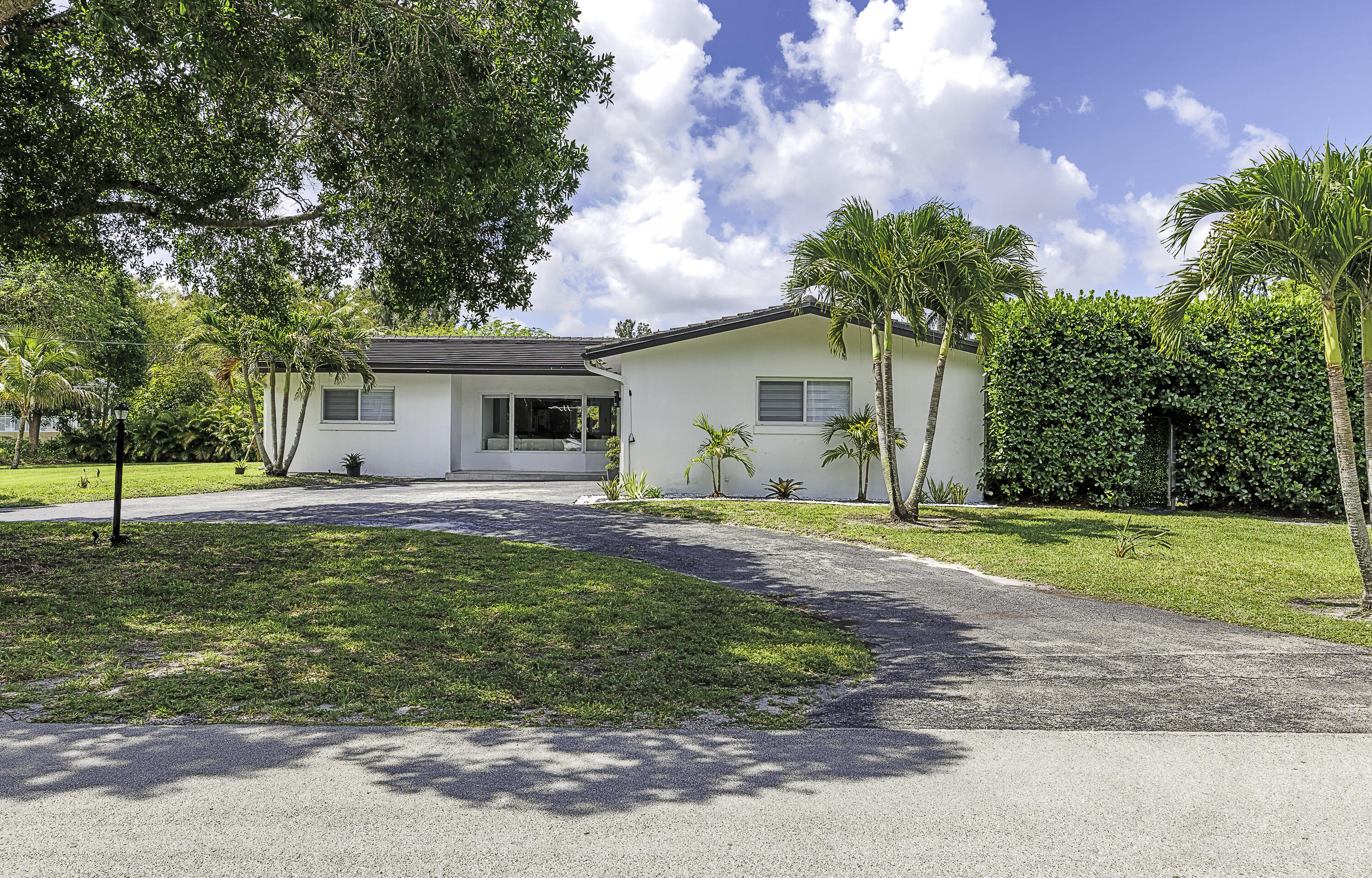 11821 NW 6th Court