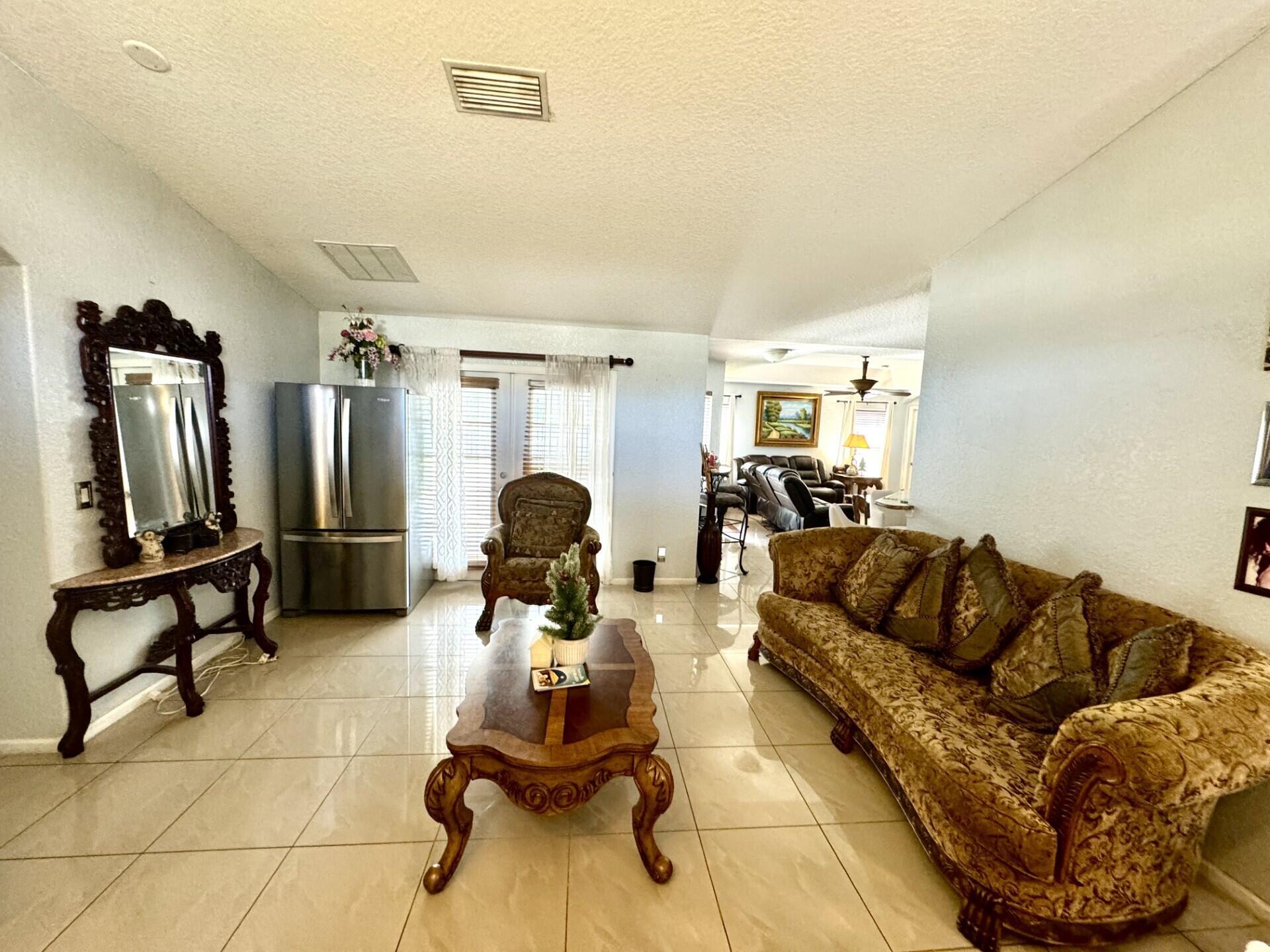 550 SW Fairway Avenue