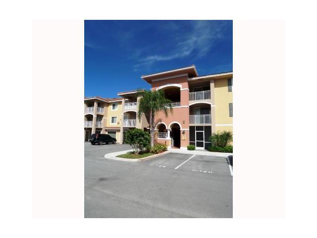VILLAS AT EMERALD DUNES C - Residential Lease