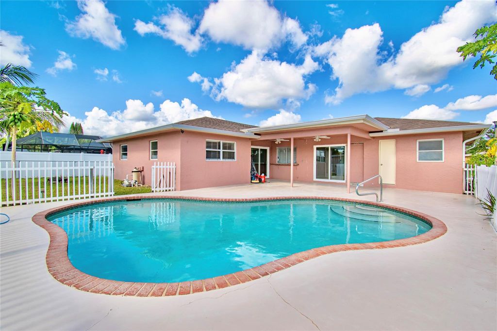 Photo of 11100 Malayan St, Boca Raton, FL 33428 (MLS # F10409257)