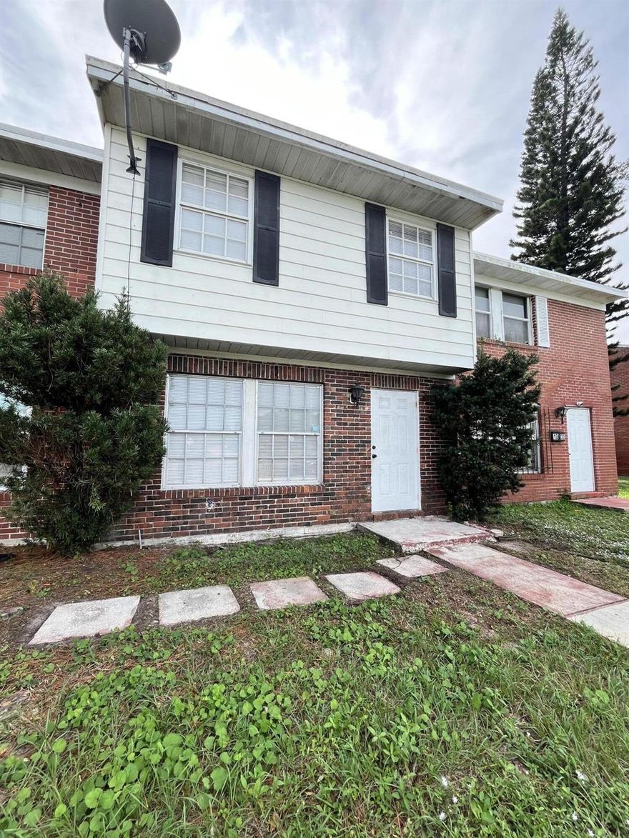 Newly renovated! The home features new floors and trim throughout, new bathrooms and updated kitchen with plenty of storage. Enjoy brand new appliances and a renovated backyard for hosting guests. Just minutes from Downtown West Palm Beach, Cityplace, restaurants, and the beach. 
The home is situated in the heart of Northwood with the bustle of development. Great opportunity for long term investment!