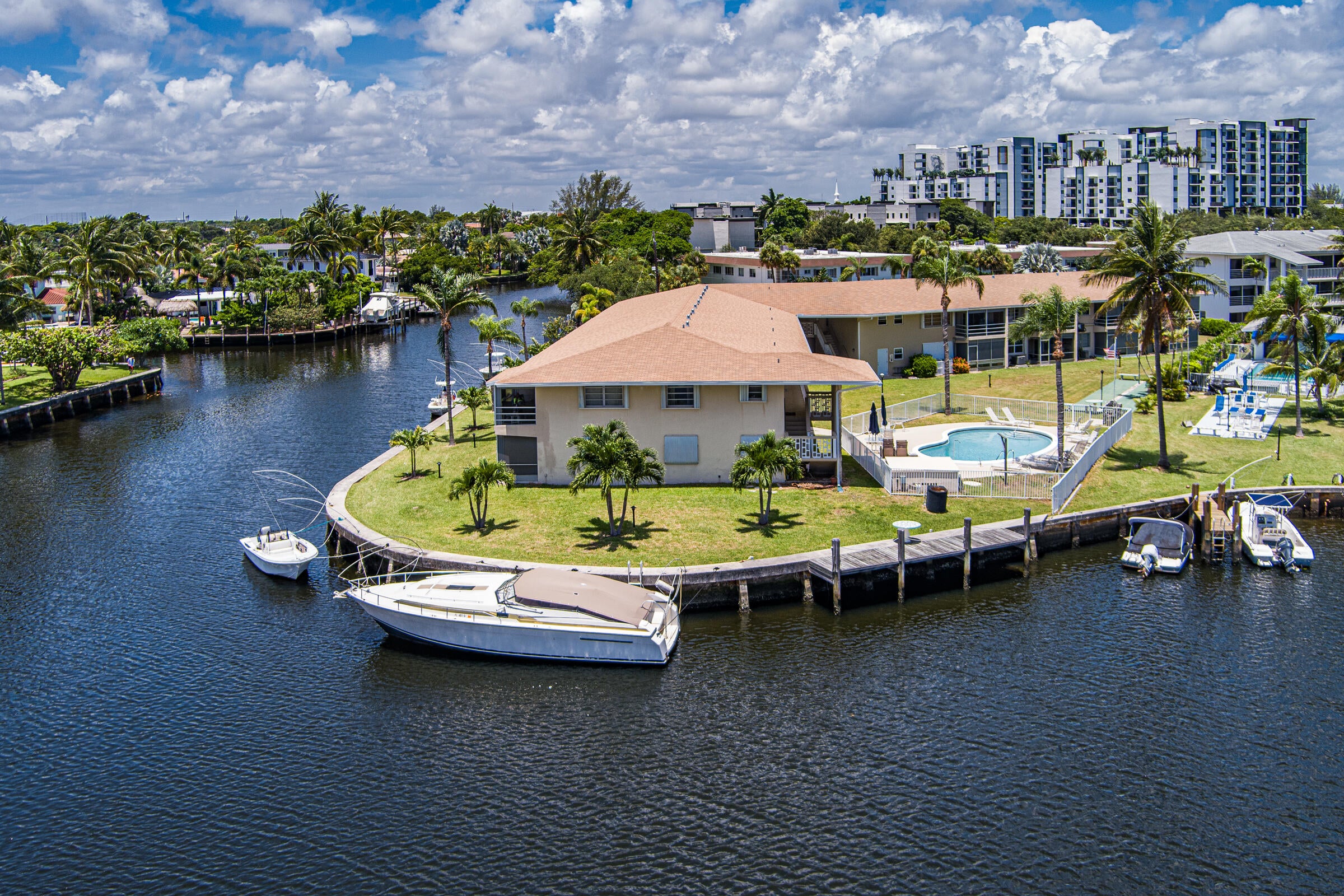 298 SE 6th Avenue 18, Pompano Beach FL 33060
