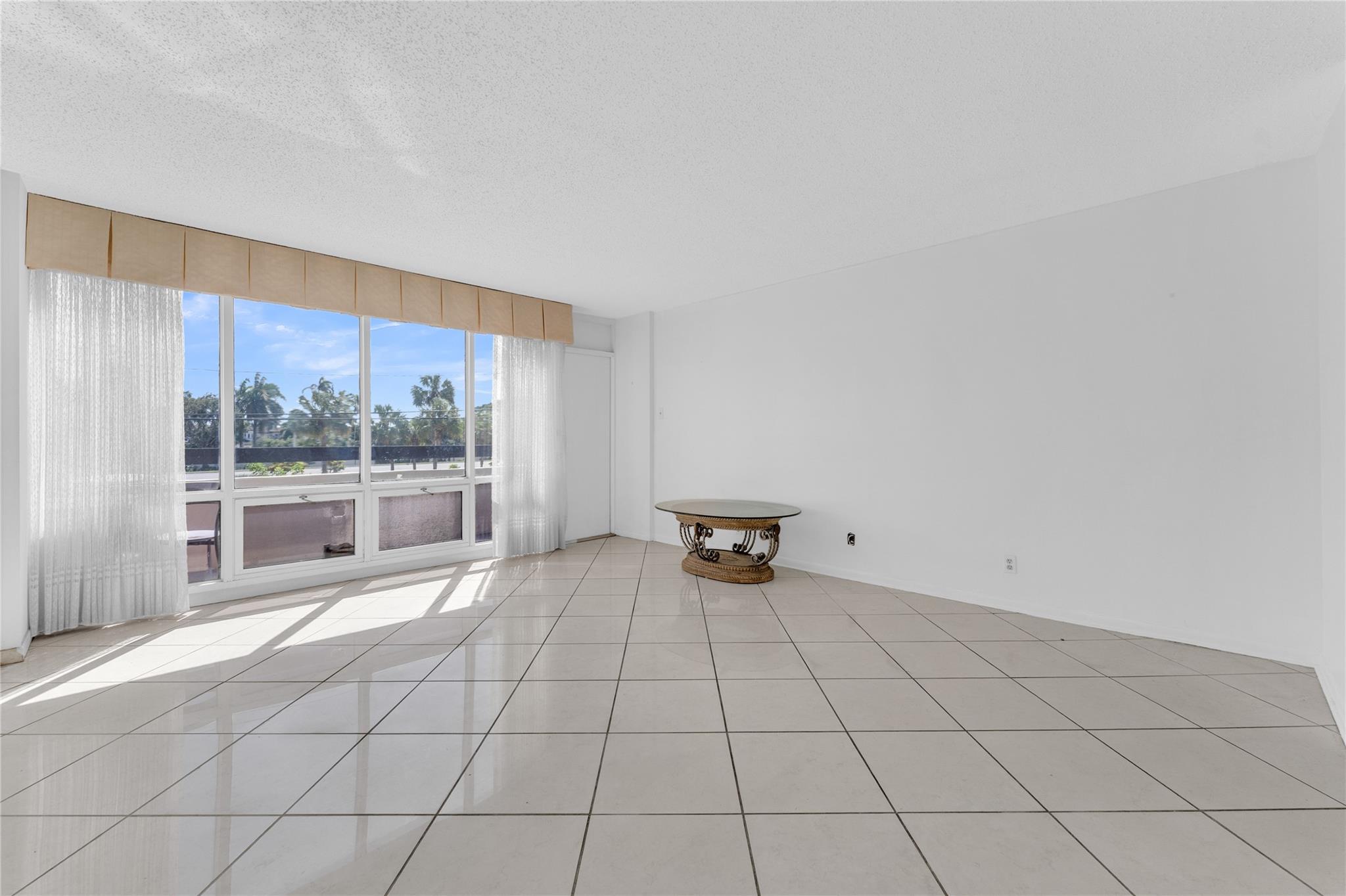 POINTE SOUTH CONDO - Residential
