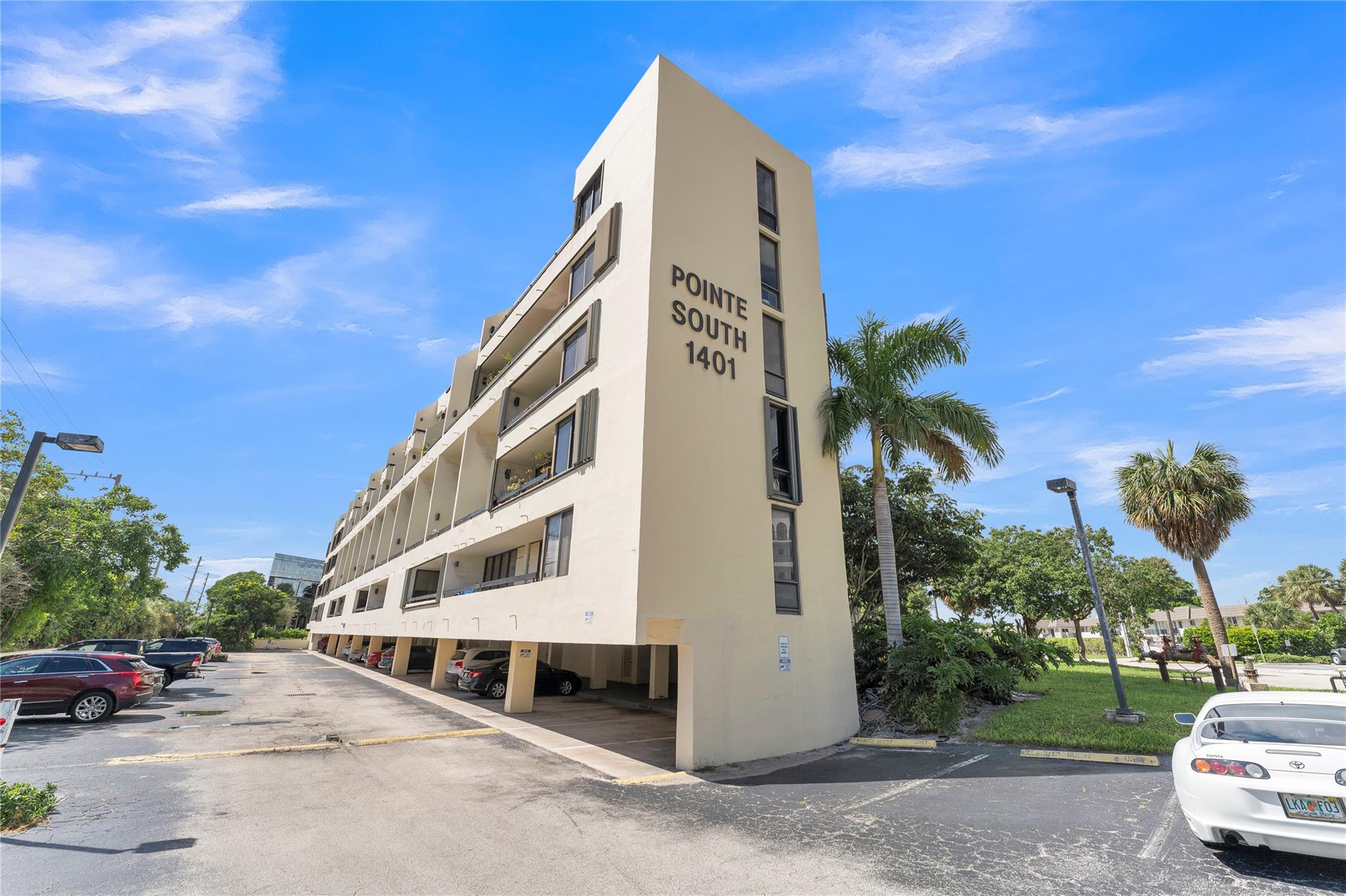 POINTE SOUTH CONDO - Residential