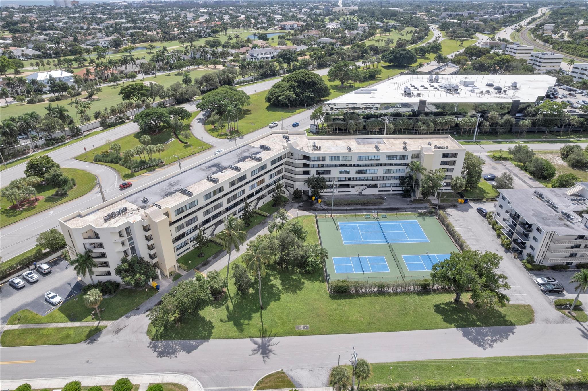 POINTE SOUTH CONDO - Residential
