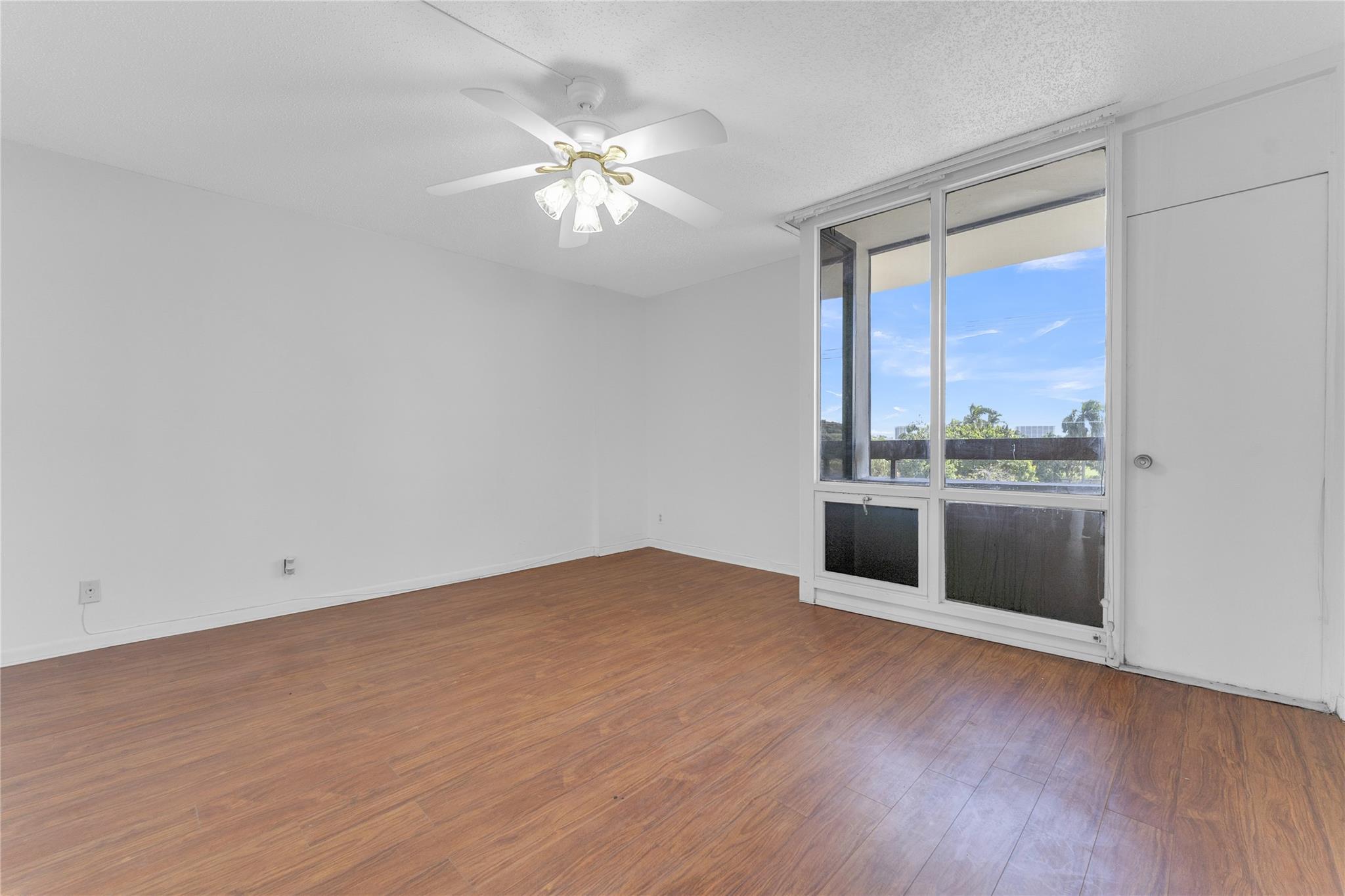 POINTE SOUTH CONDO - Residential