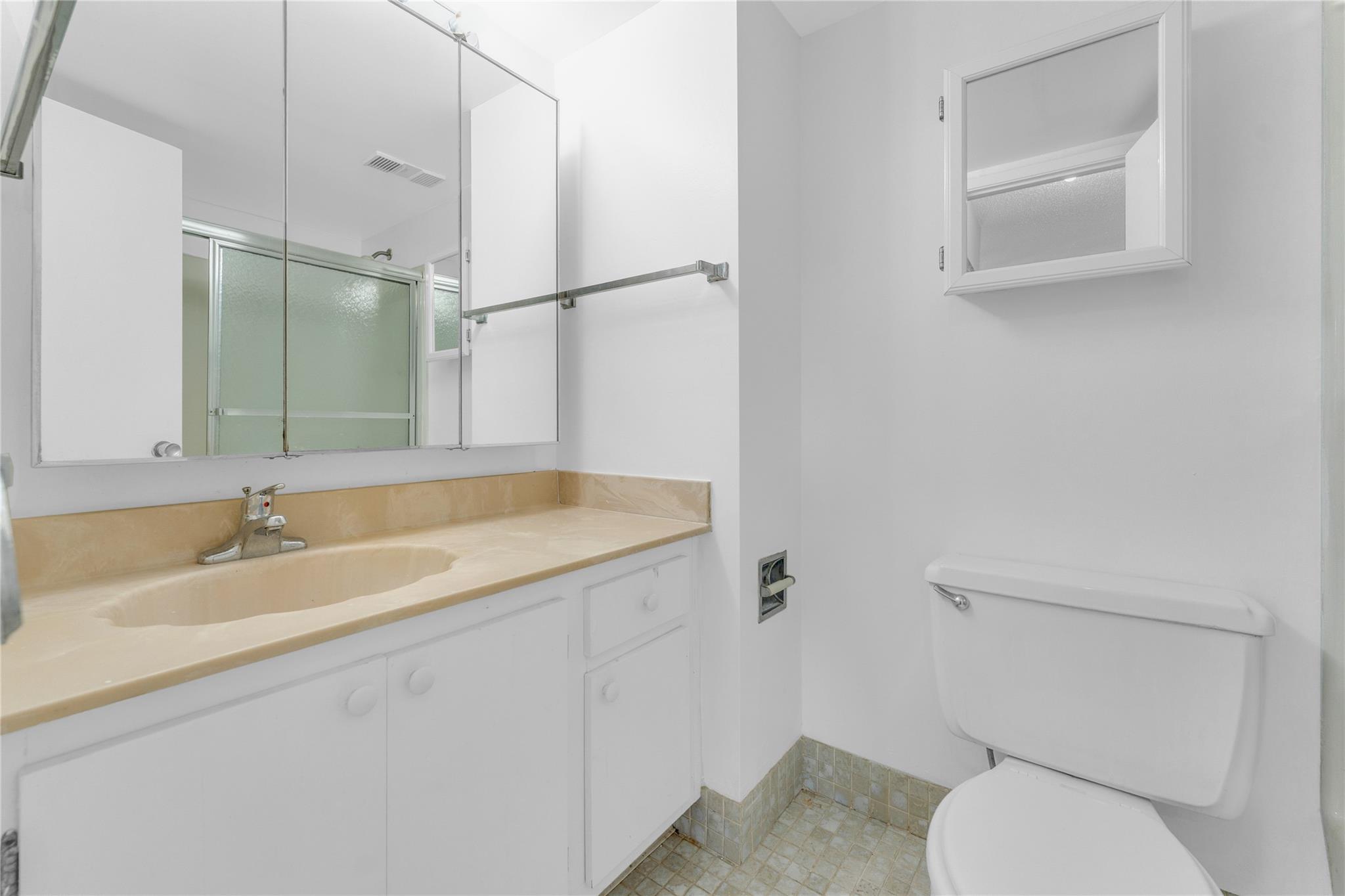 POINTE SOUTH CONDO - Residential
