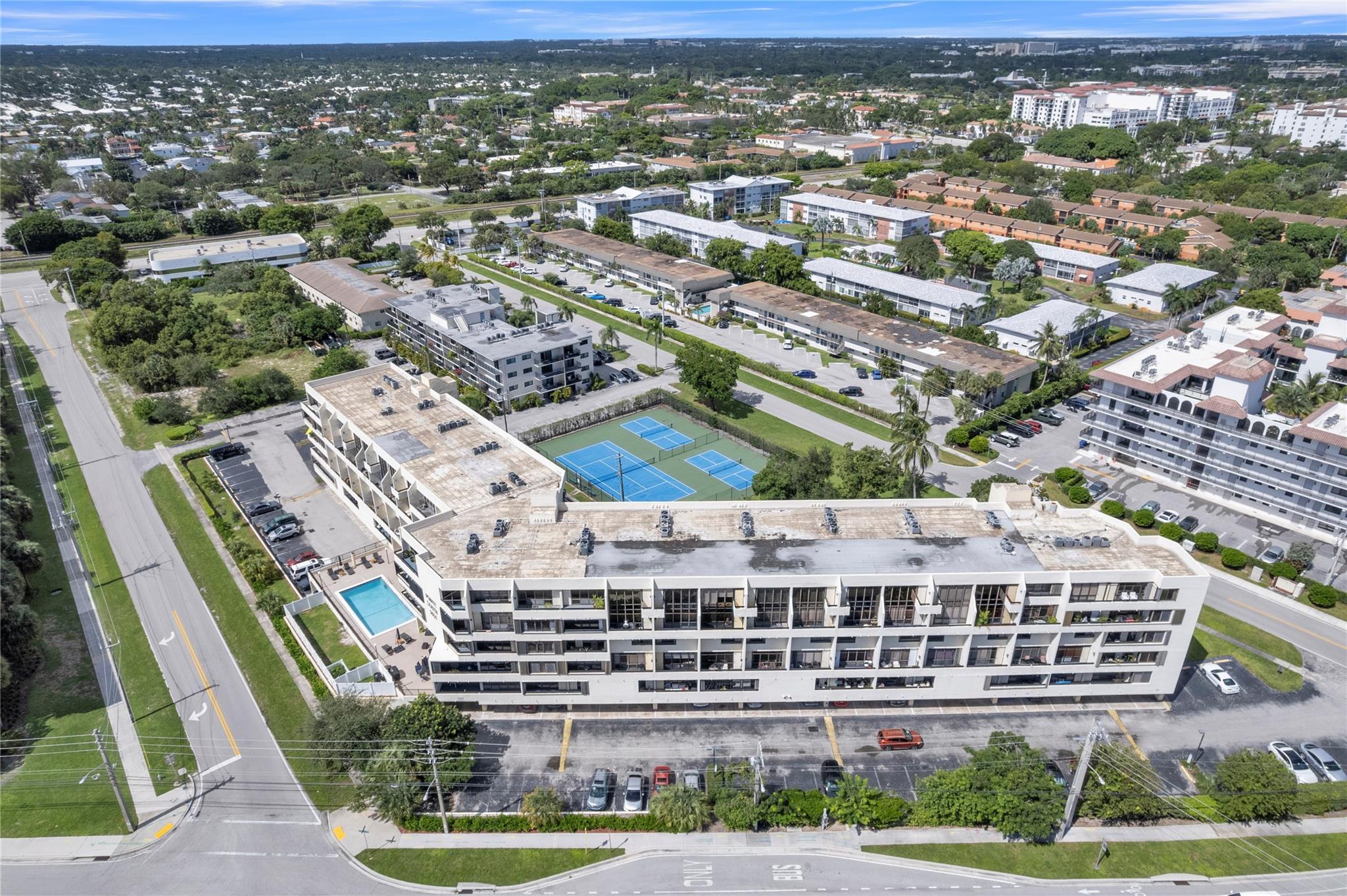 POINTE SOUTH CONDO - Residential