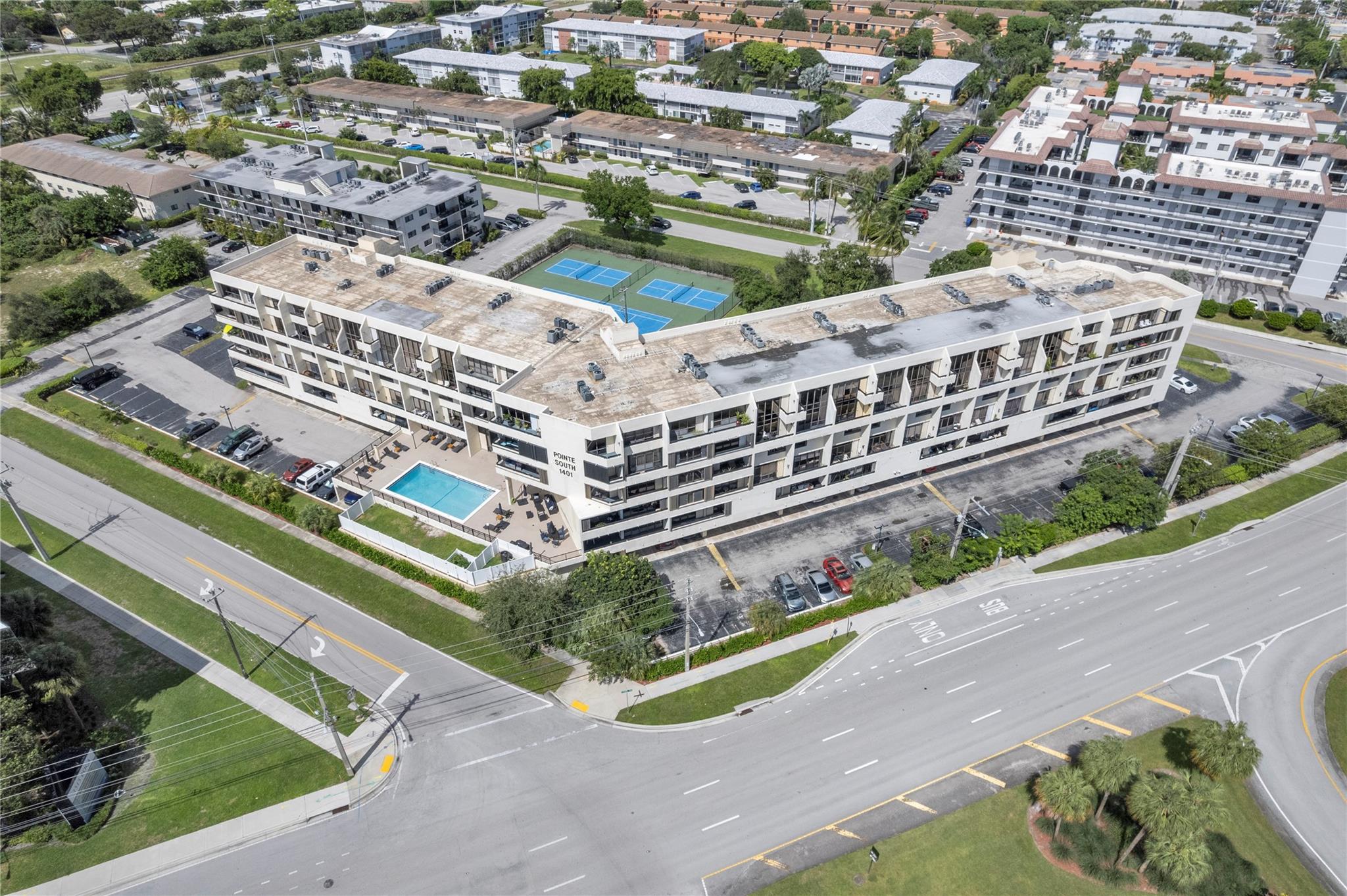 POINTE SOUTH CONDO - Residential