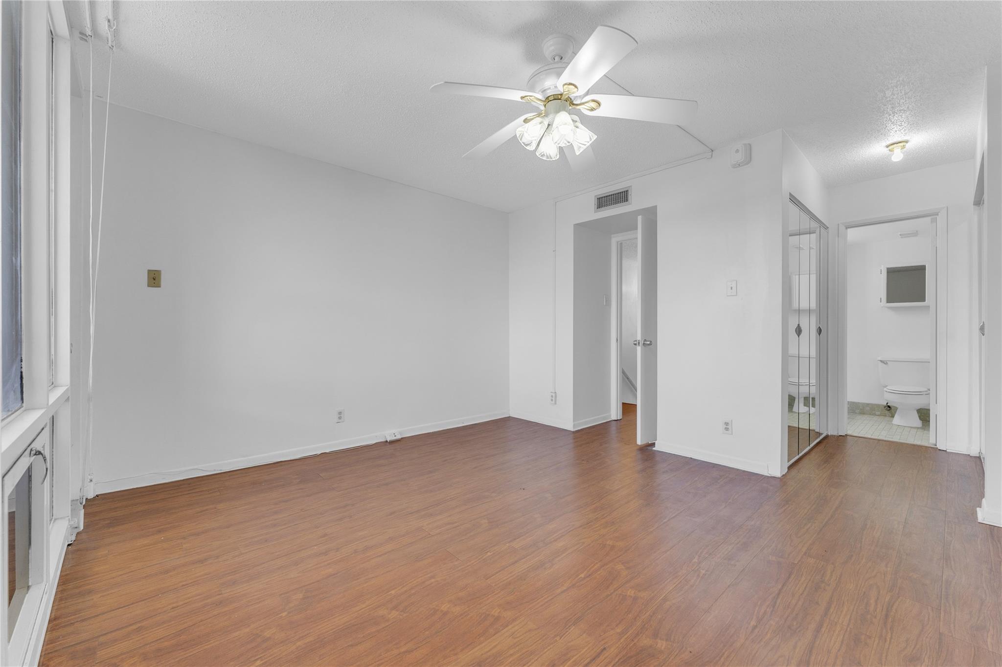 POINTE SOUTH CONDO - Residential