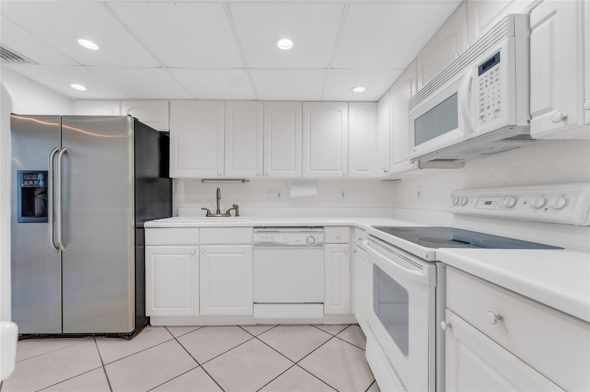 View photos, virtual tours, details... 1401 S Federal Hwy 218