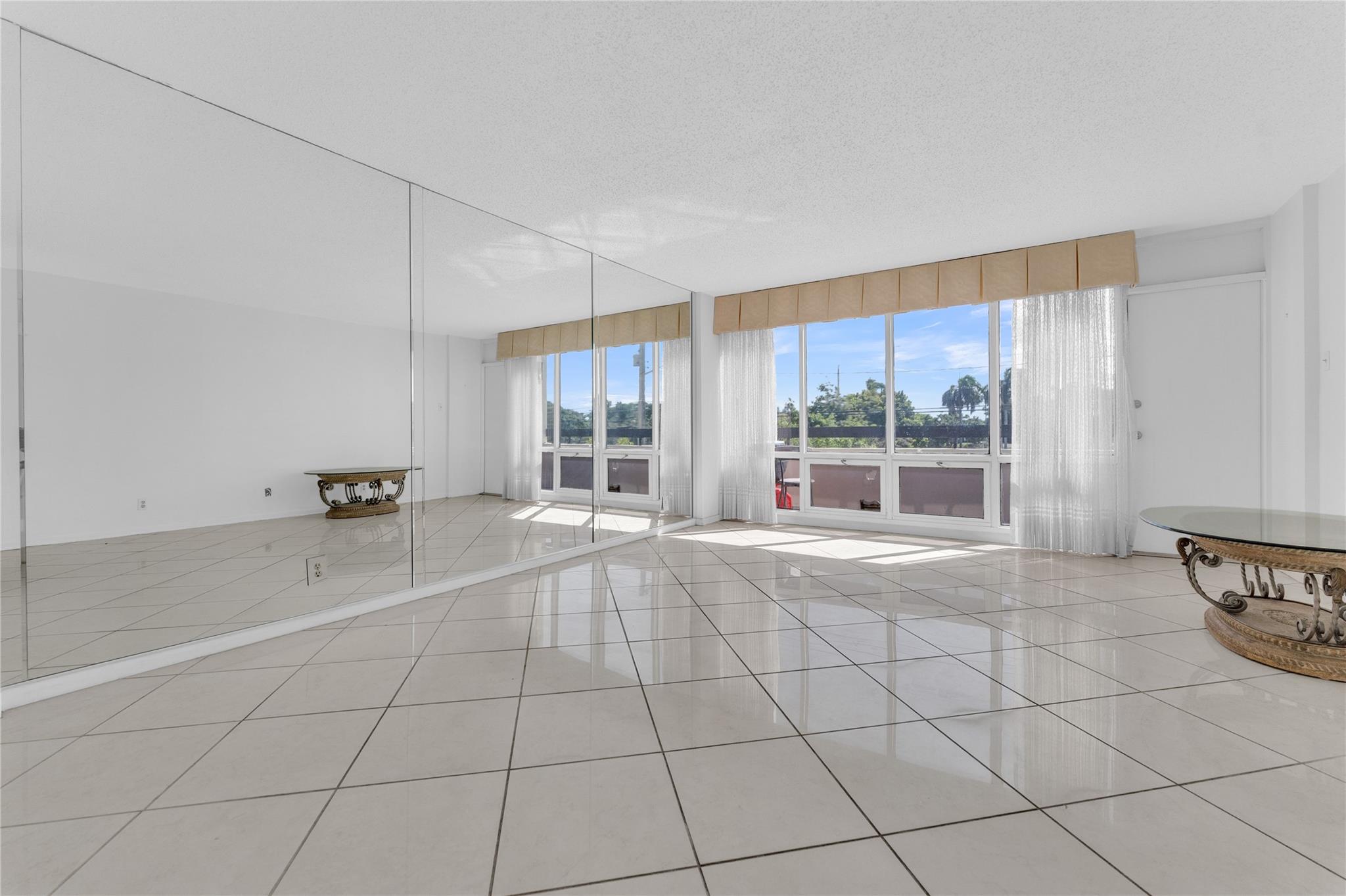 POINTE SOUTH CONDO - Residential