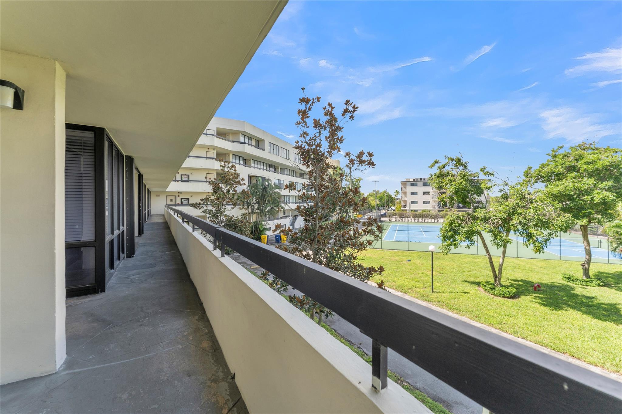 POINTE SOUTH CONDO - Residential