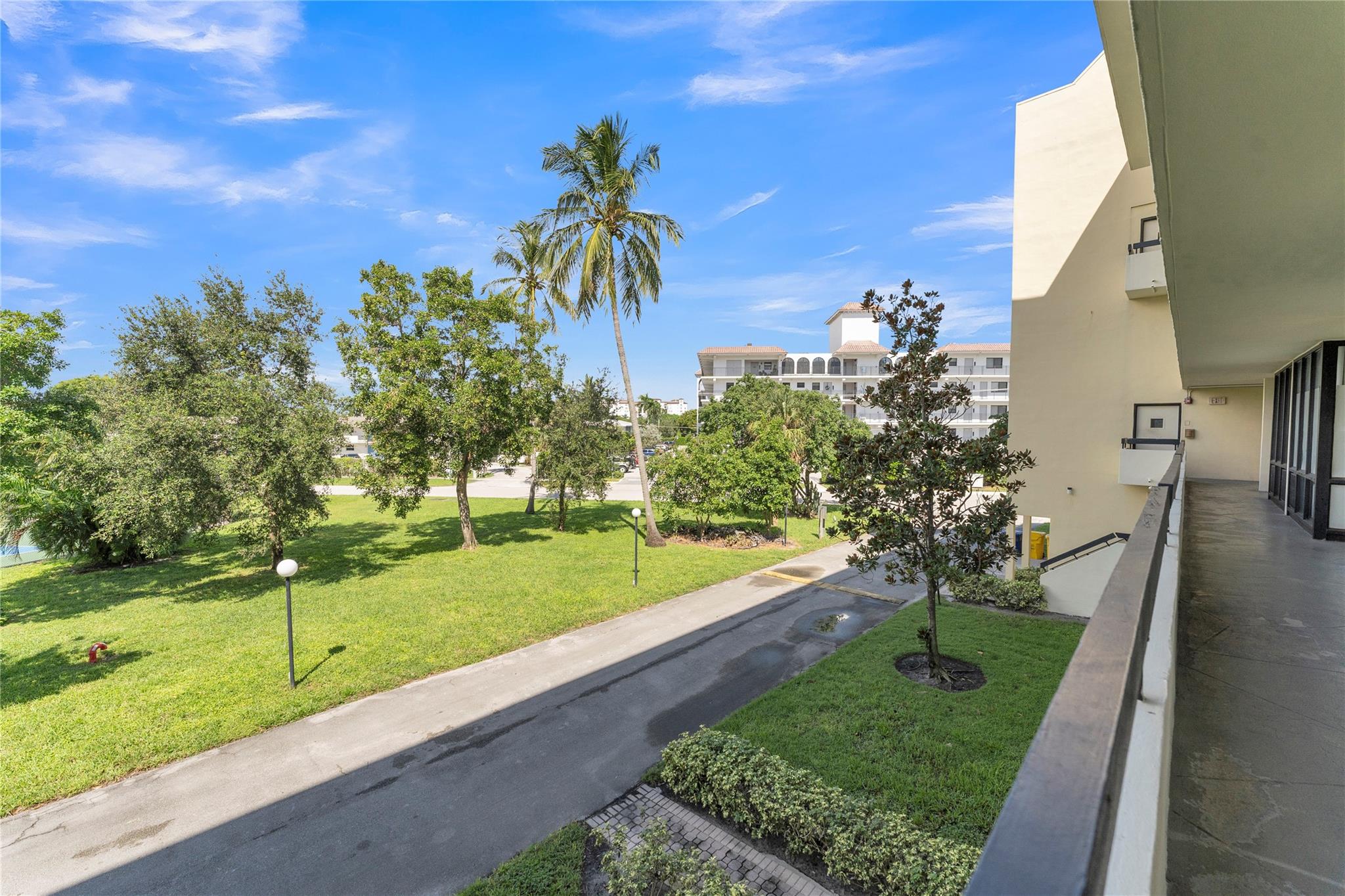 POINTE SOUTH CONDO - Residential