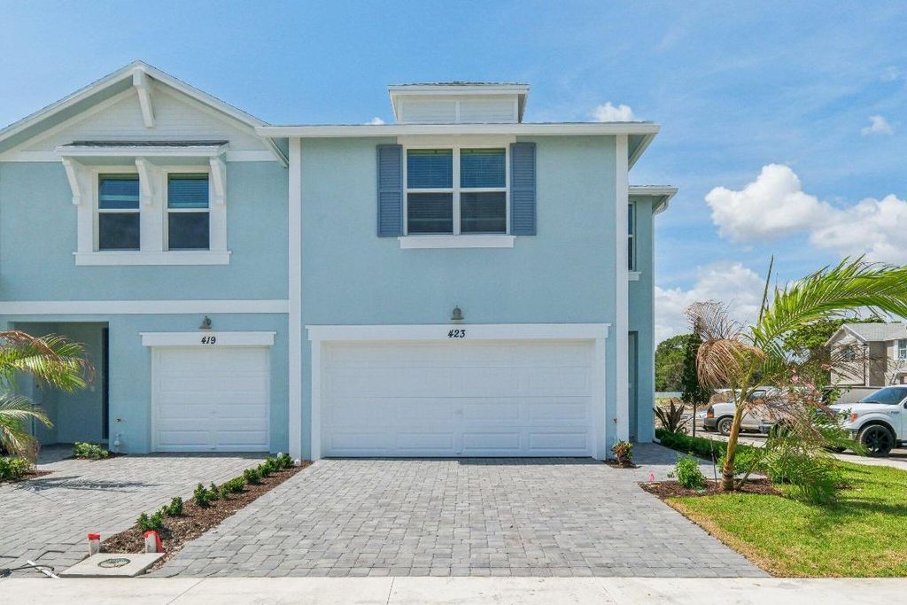 Photo of 423 Salisbury Circle #Lot 31, Fort Pierce, FL 34982 (MLS # R10993637)