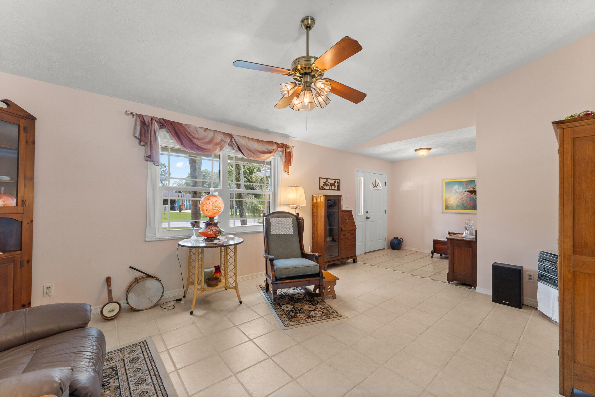 WOODMERE MEADOWS - Residential