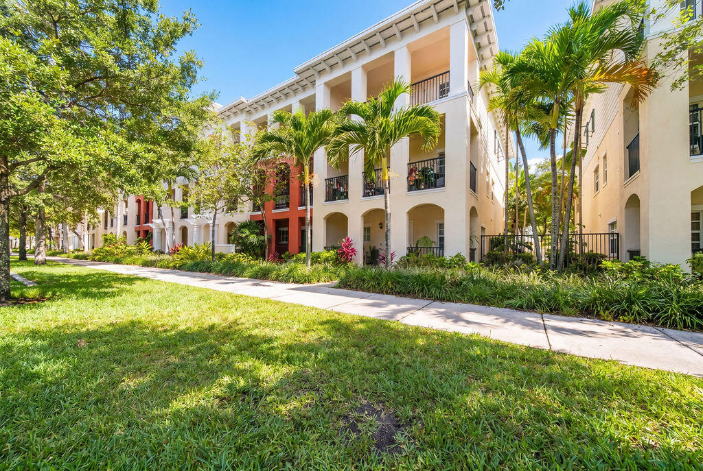 261 SW 6th Place