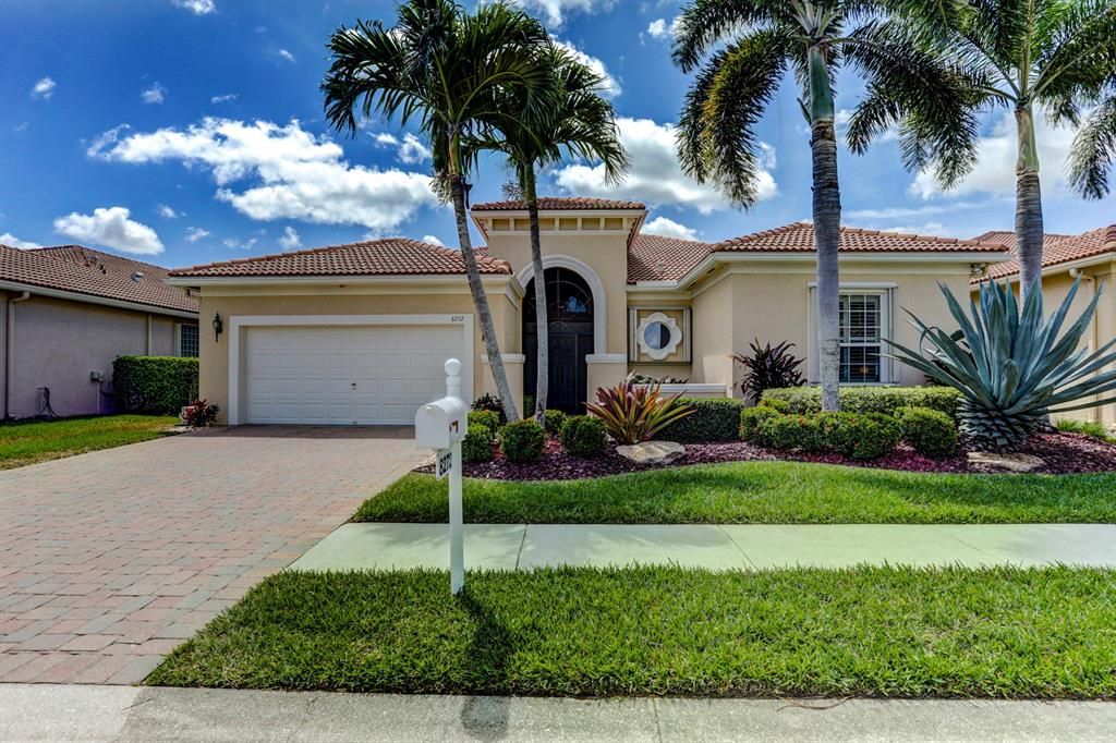 Photo of 8272 Pine Cay, West Palm Beach, FL 33411 (MLS # R10703909)