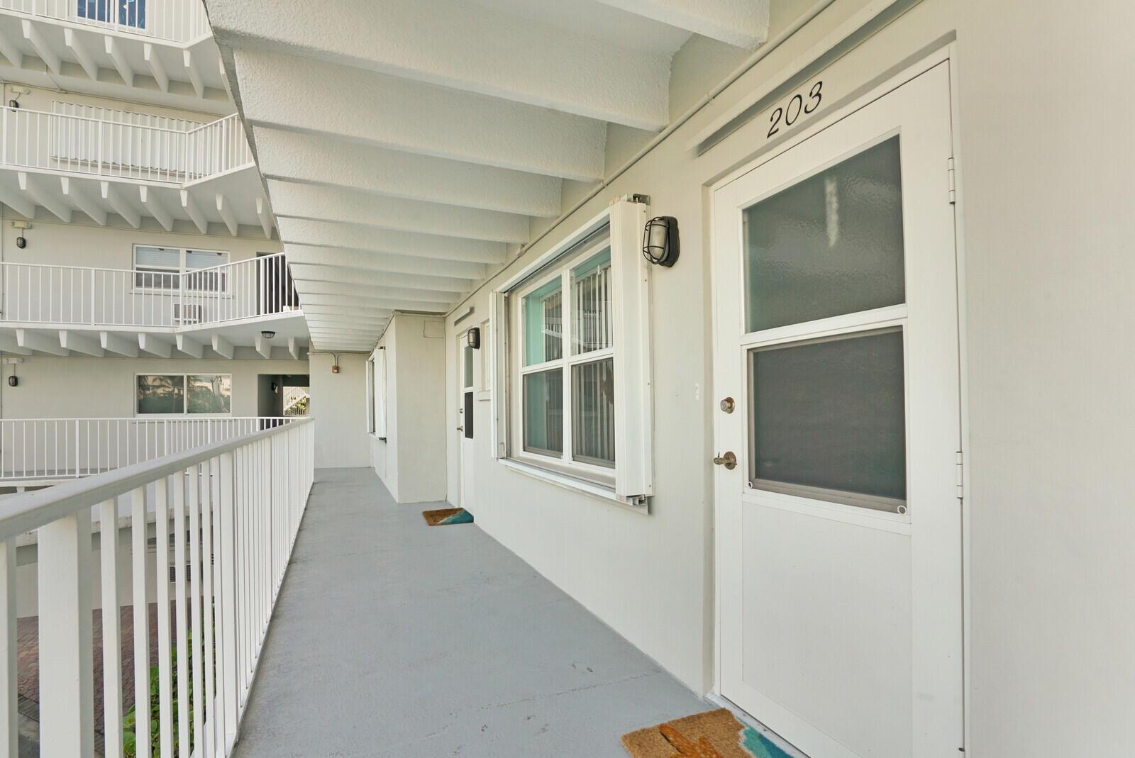 SOUTH PALM RESIDENCE INC - Residential Lease