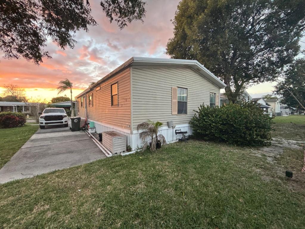 TALLOWWOOD ISLE - Residential