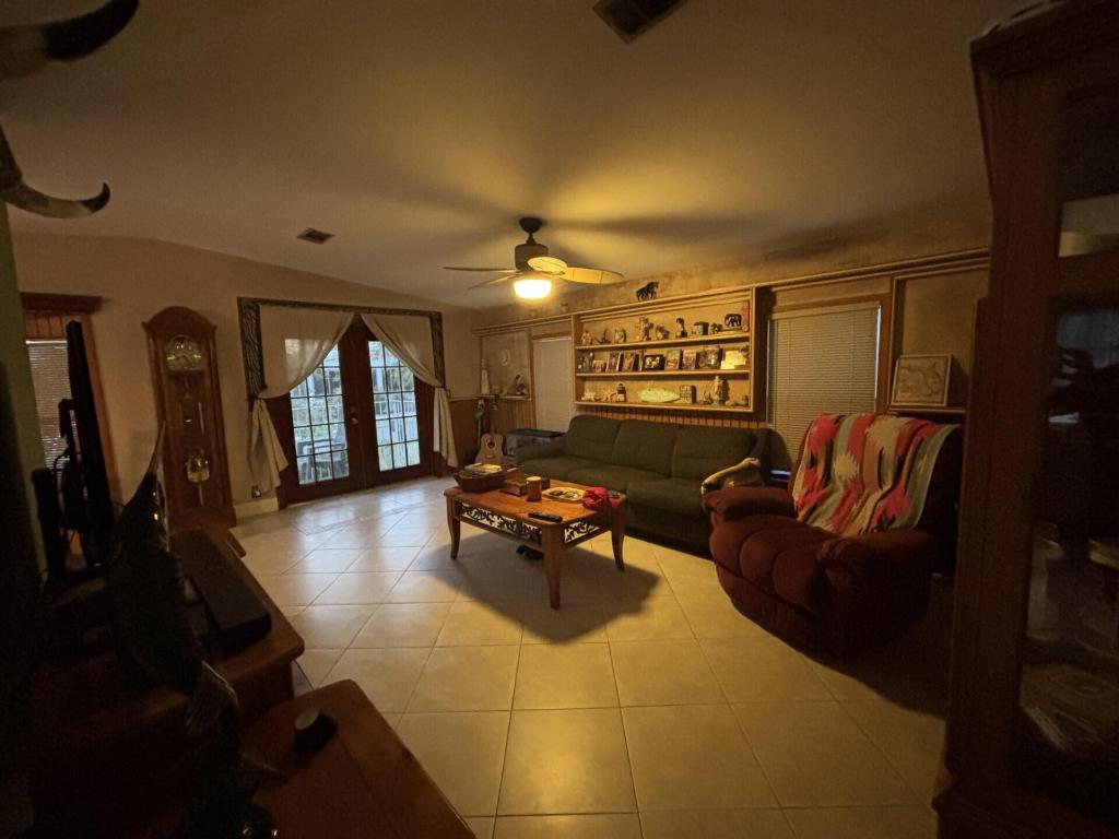 TALLOWWOOD ISLE - Residential