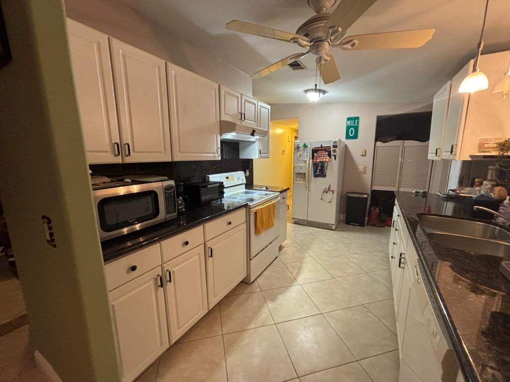 TALLOWWOOD ISLE - Residential