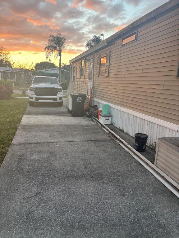 TALLOWWOOD ISLE - Residential