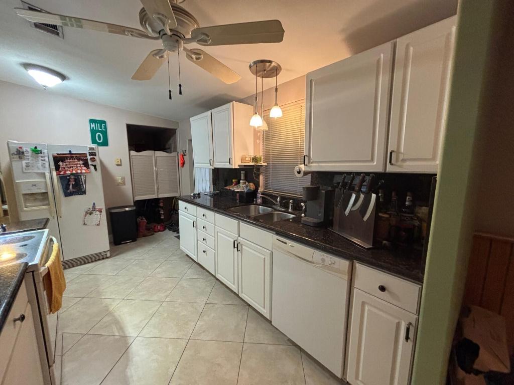 TALLOWWOOD ISLE - Residential