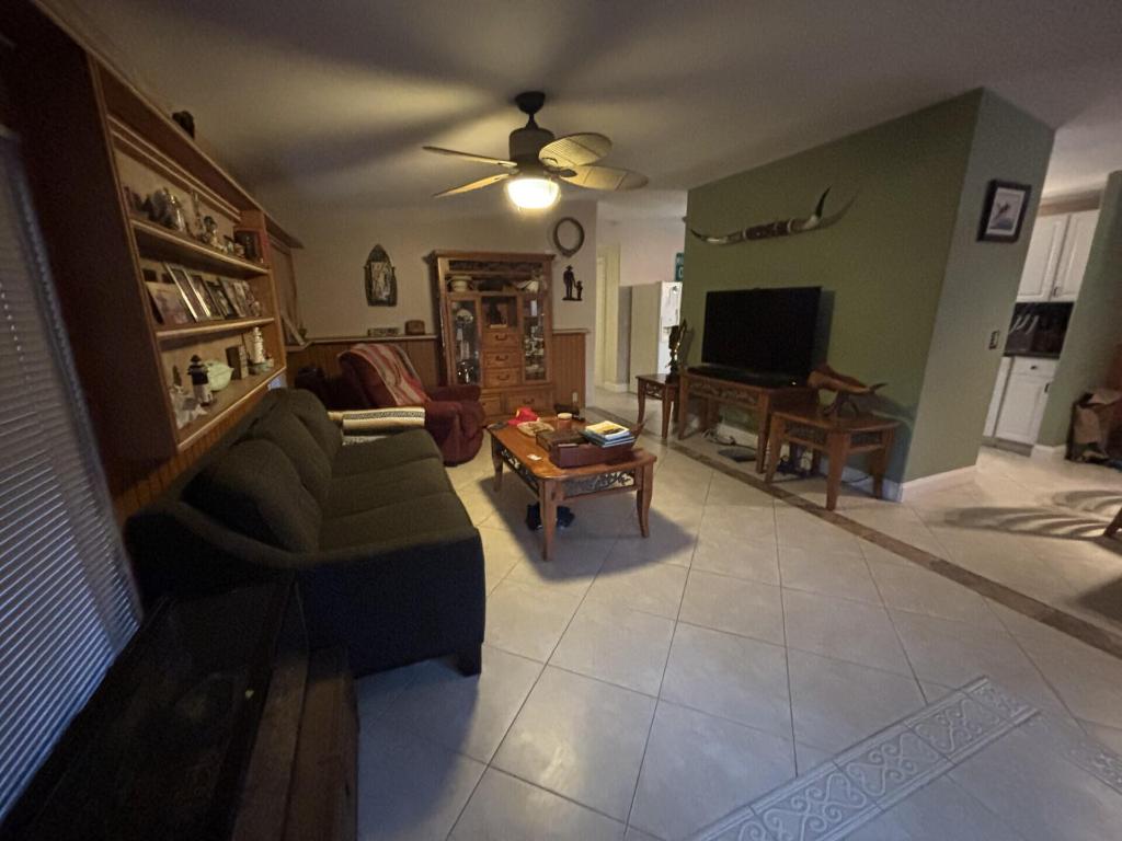 TALLOWWOOD ISLE - Residential