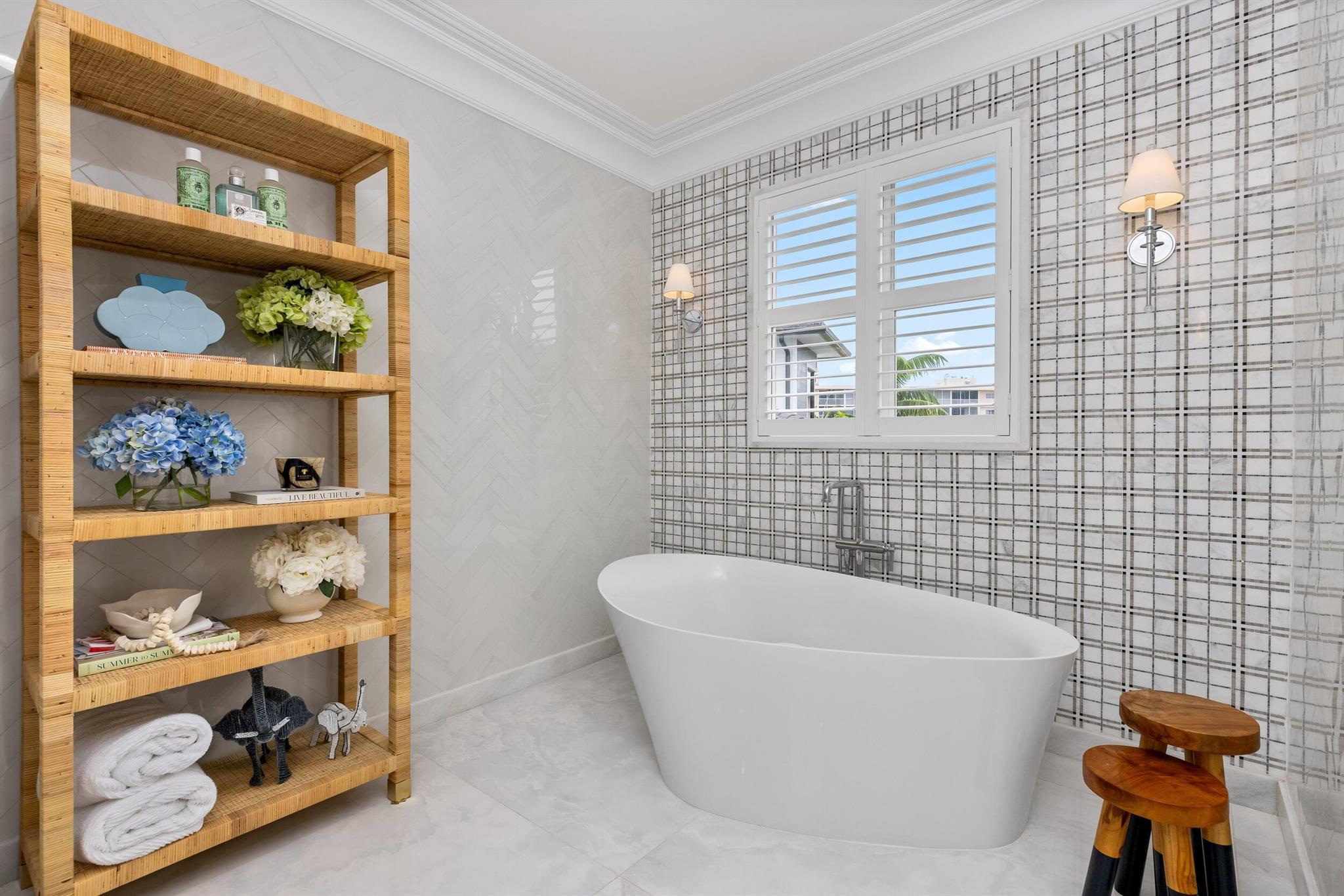 LAKE ROGERS ISLE - Residential