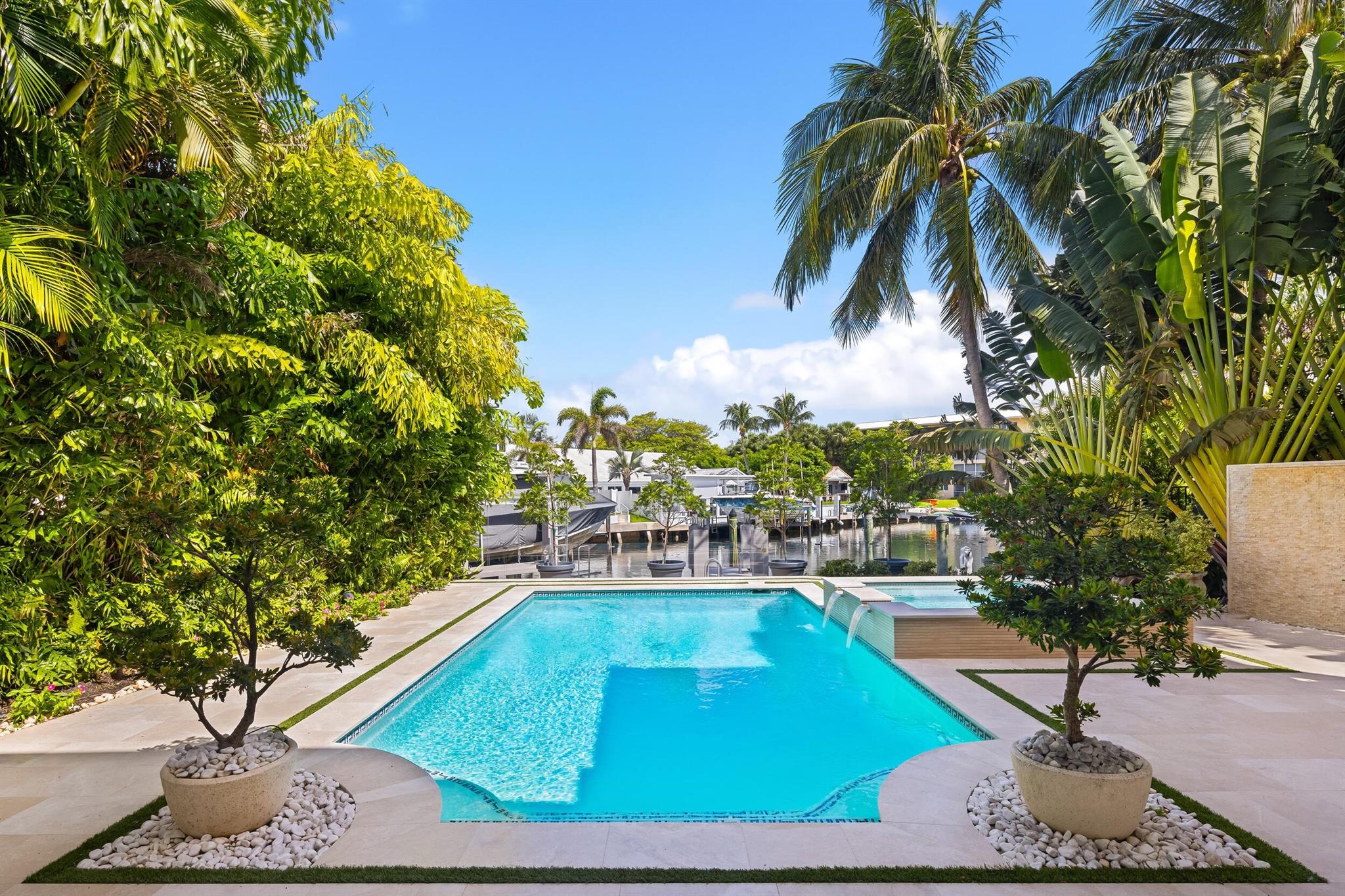 LAKE ROGERS ISLE - Residential