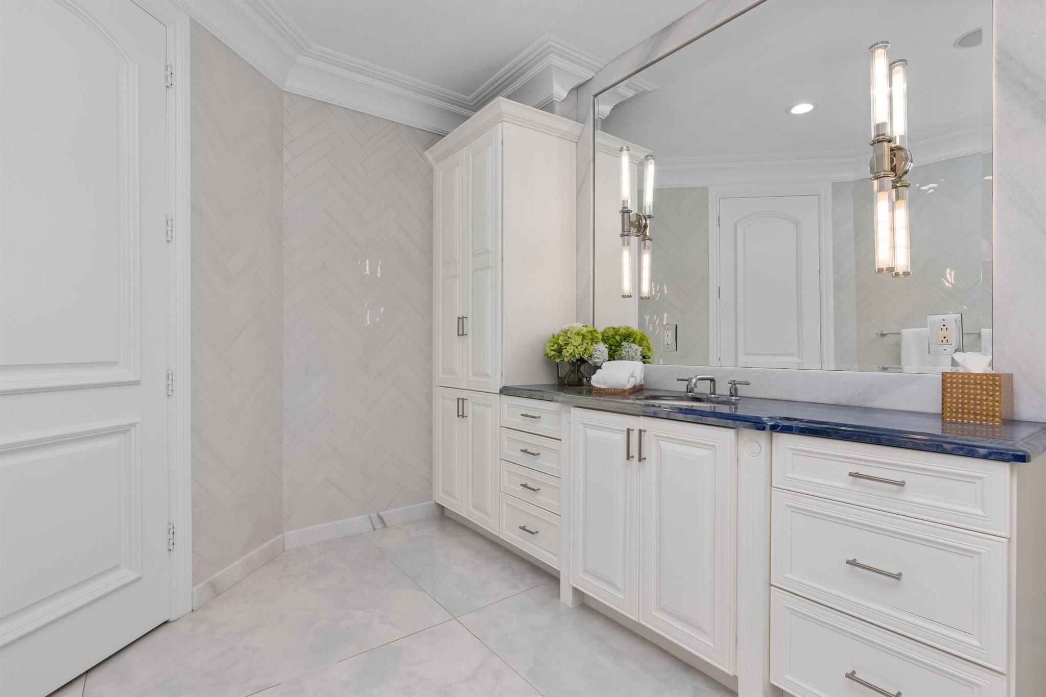 LAKE ROGERS ISLE - Residential