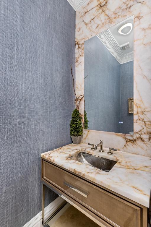 LAKE ROGERS ISLE - Residential