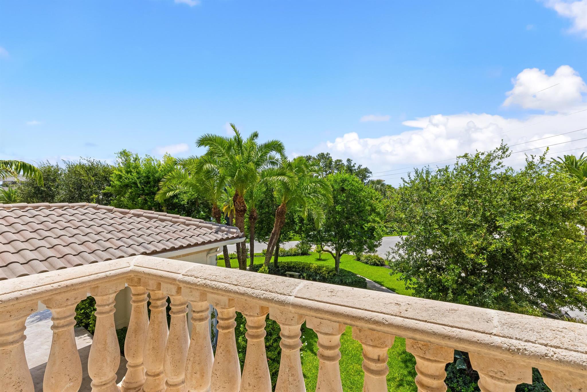 LAKE ROGERS ISLE - Residential