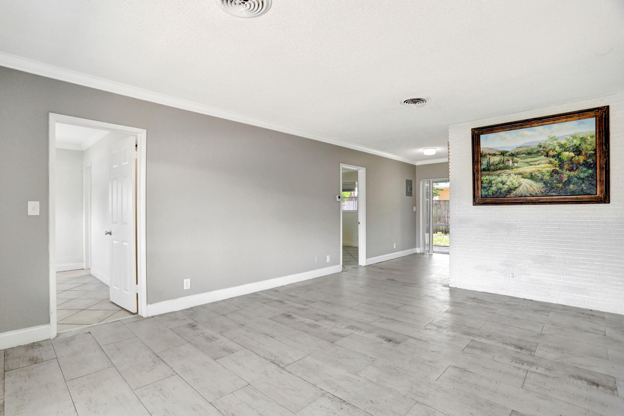 TARA HEIGHTS ESTATES - Residential Income