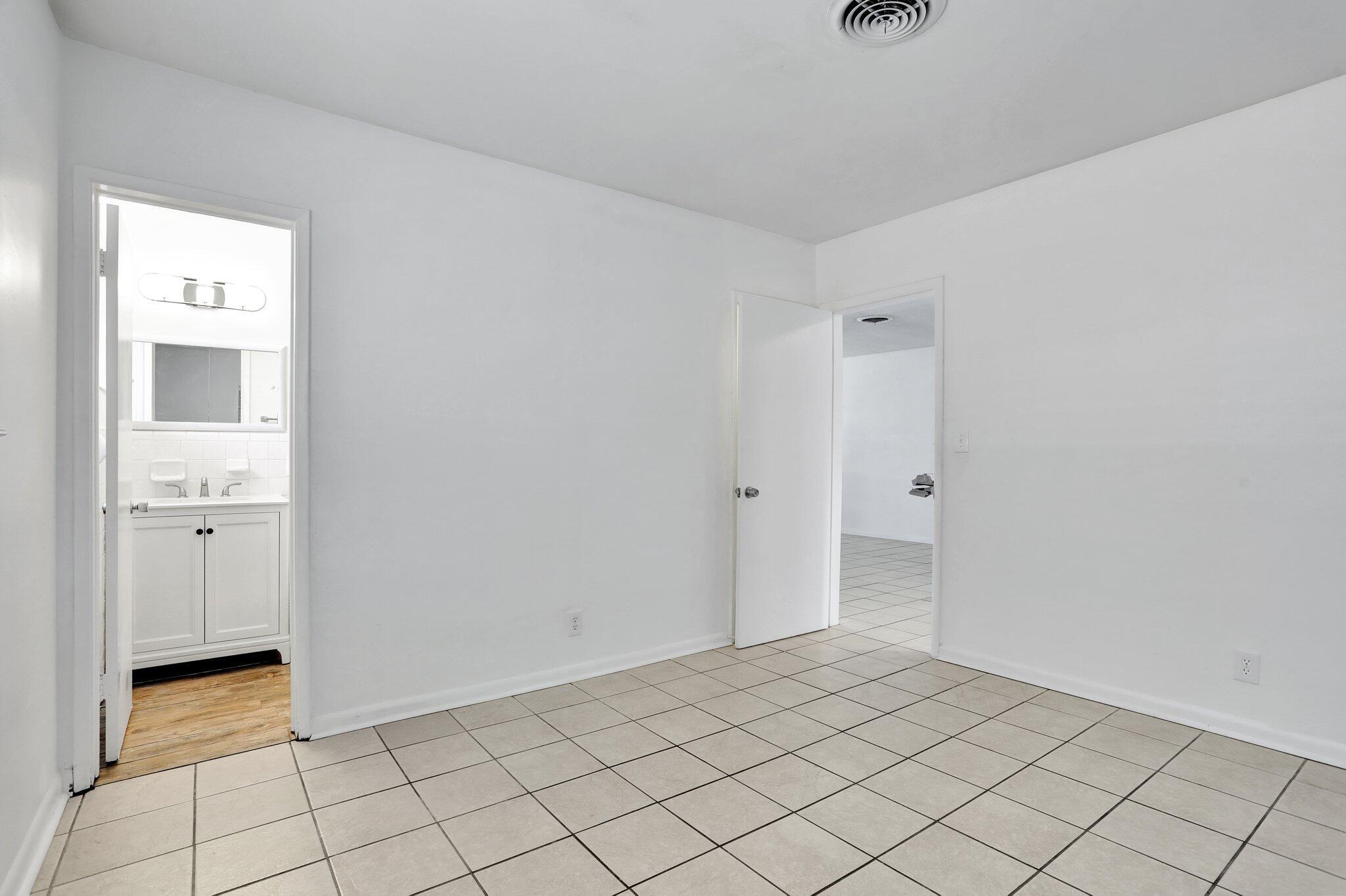 TARA HEIGHTS ESTATES - Residential Income