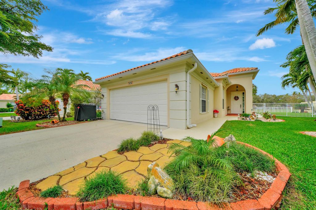 Photo of 4646 Hammock Circle, Delray Beach, FL 33445 (MLS # R10947510)