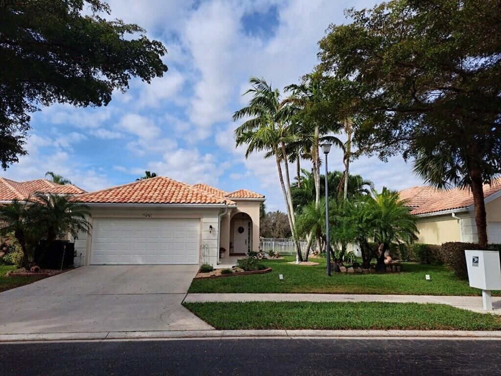 Photo of 4646 Hammock Circle, Delray Beach, FL 33445 (MLS # R10947510)