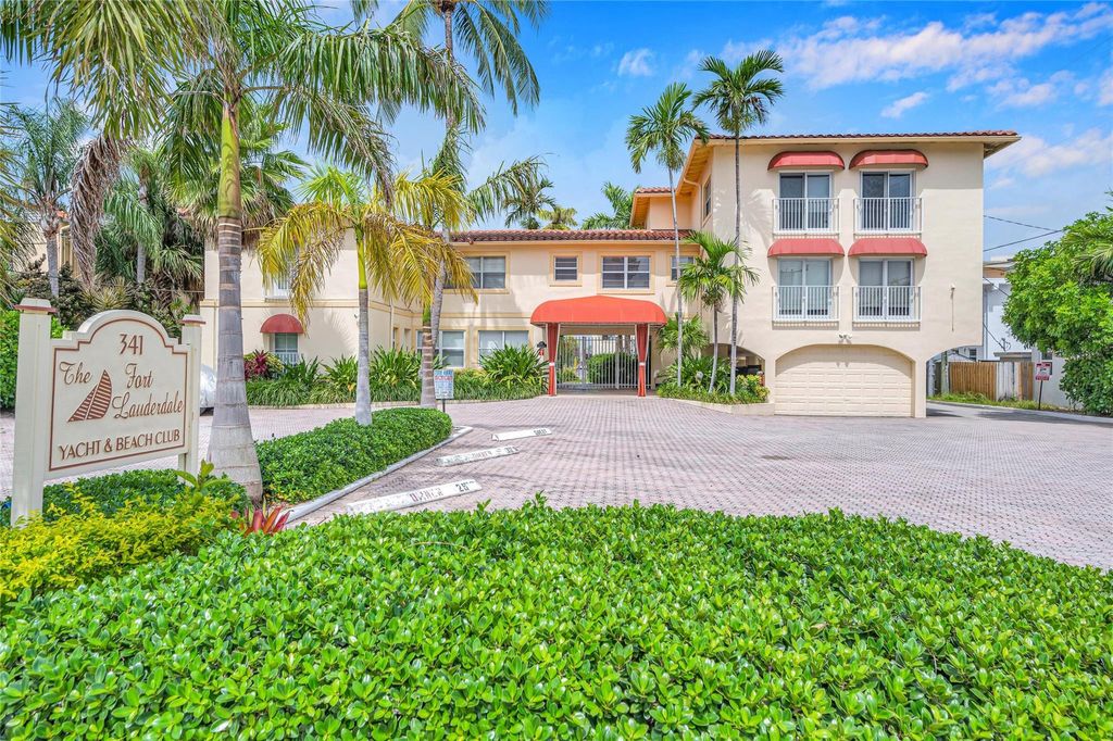 Photo of 341 N Birch Road #204, Fort Lauderdale, FL 33304 (MLS # F10539308)