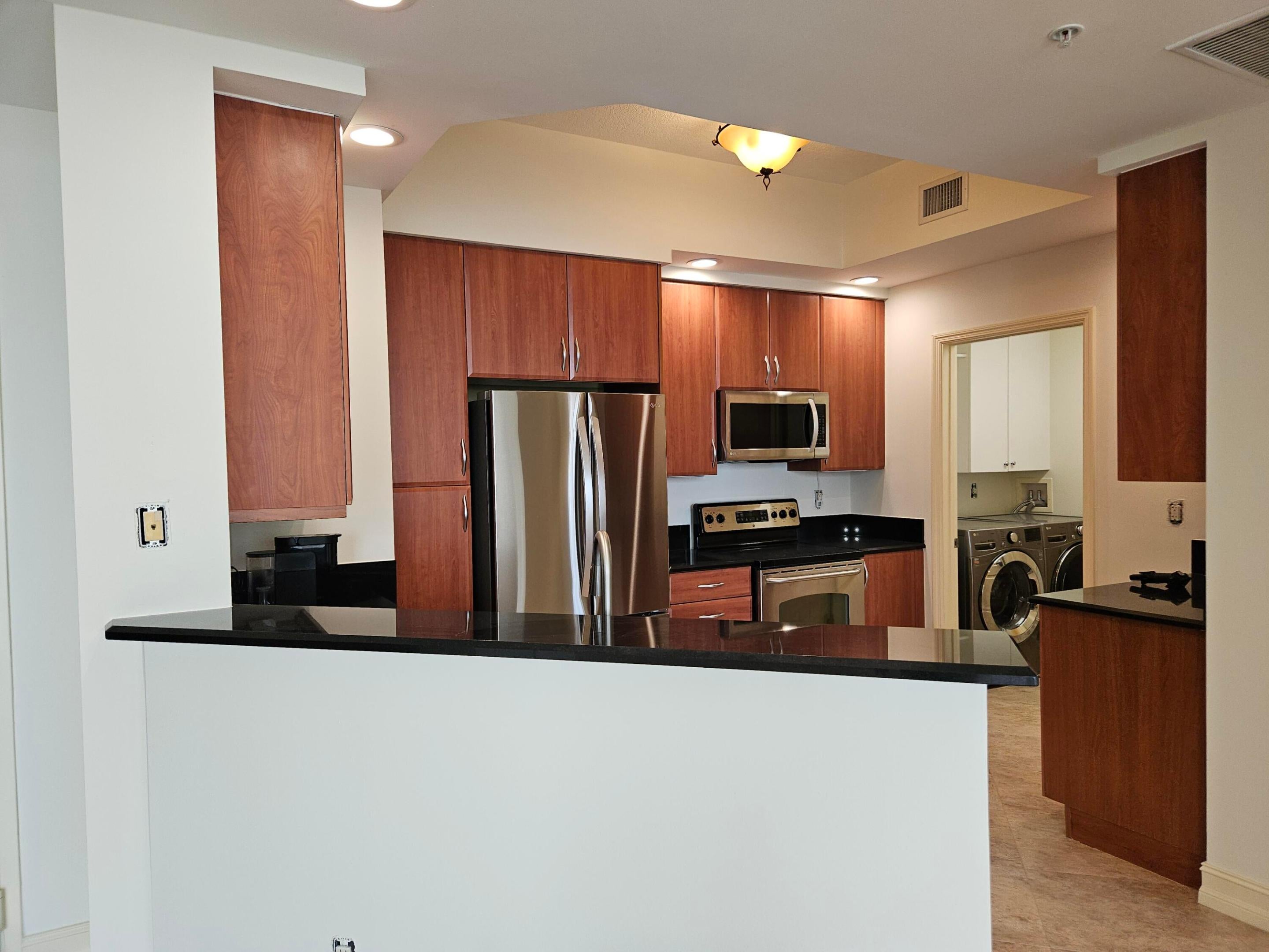 801 S Olive Avenue 1506