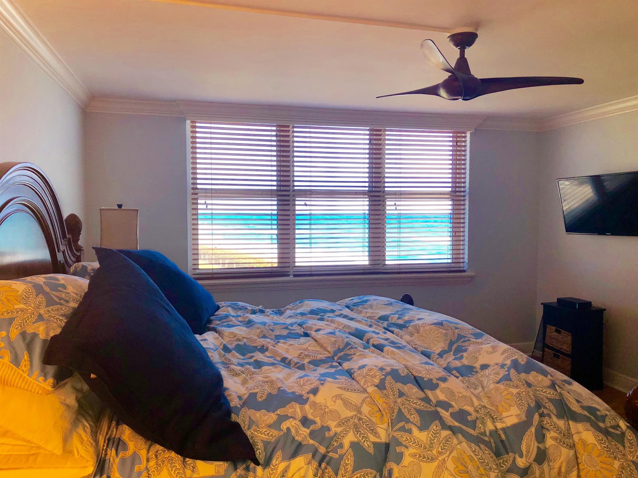 AQUARIUS CONDO - Residential Lease