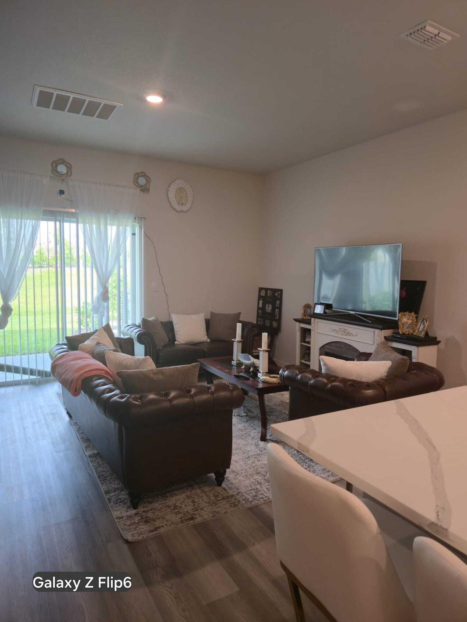 VERANO SOUTH PUD 1 - POD G - PLAT NO. 2 - Residential Lease