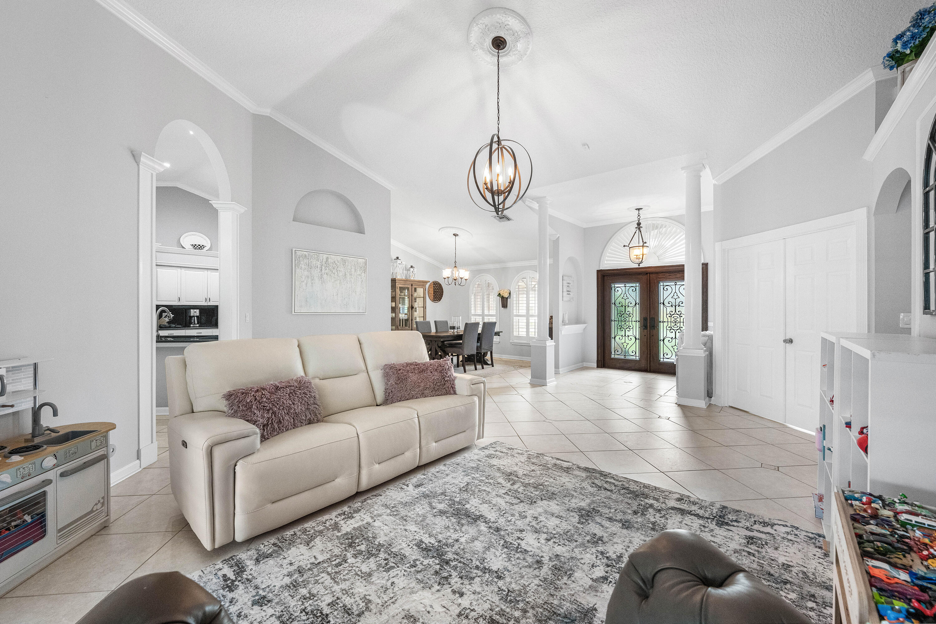 Properties 12685 Buckland Street