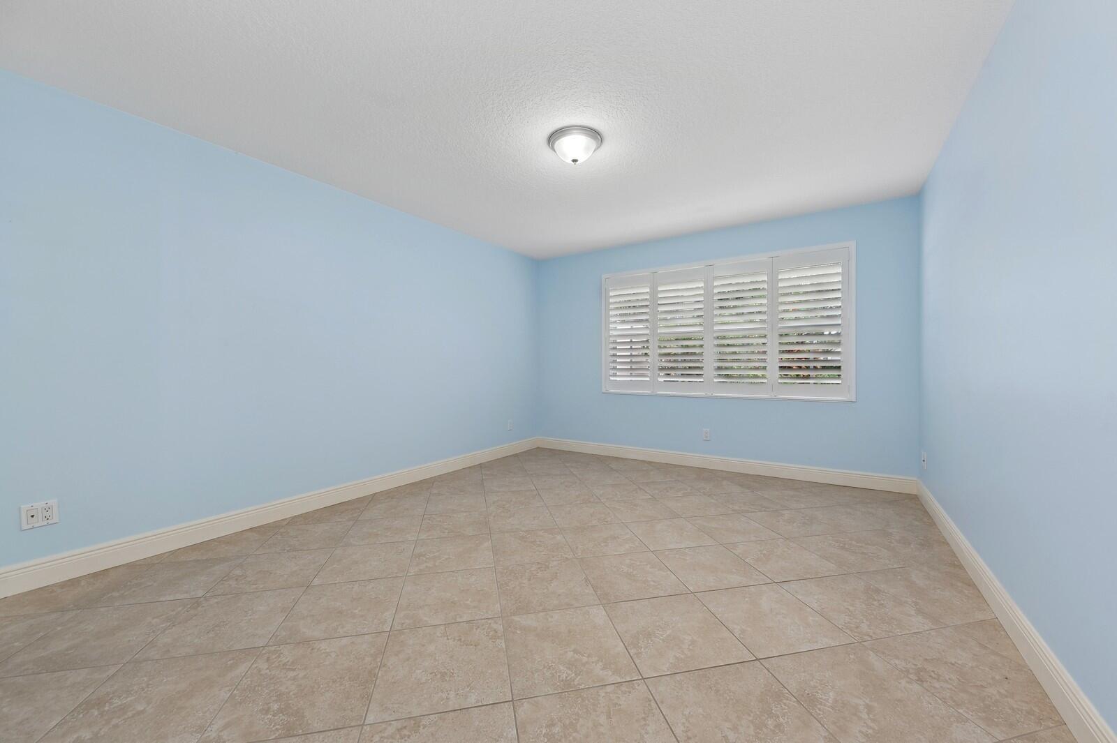 RIVERWALK - Residential