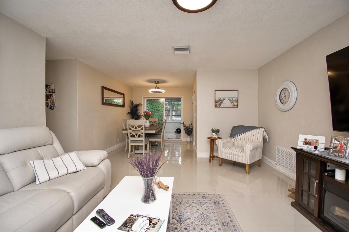 Mainlands Of Tamarac Lake - Residential