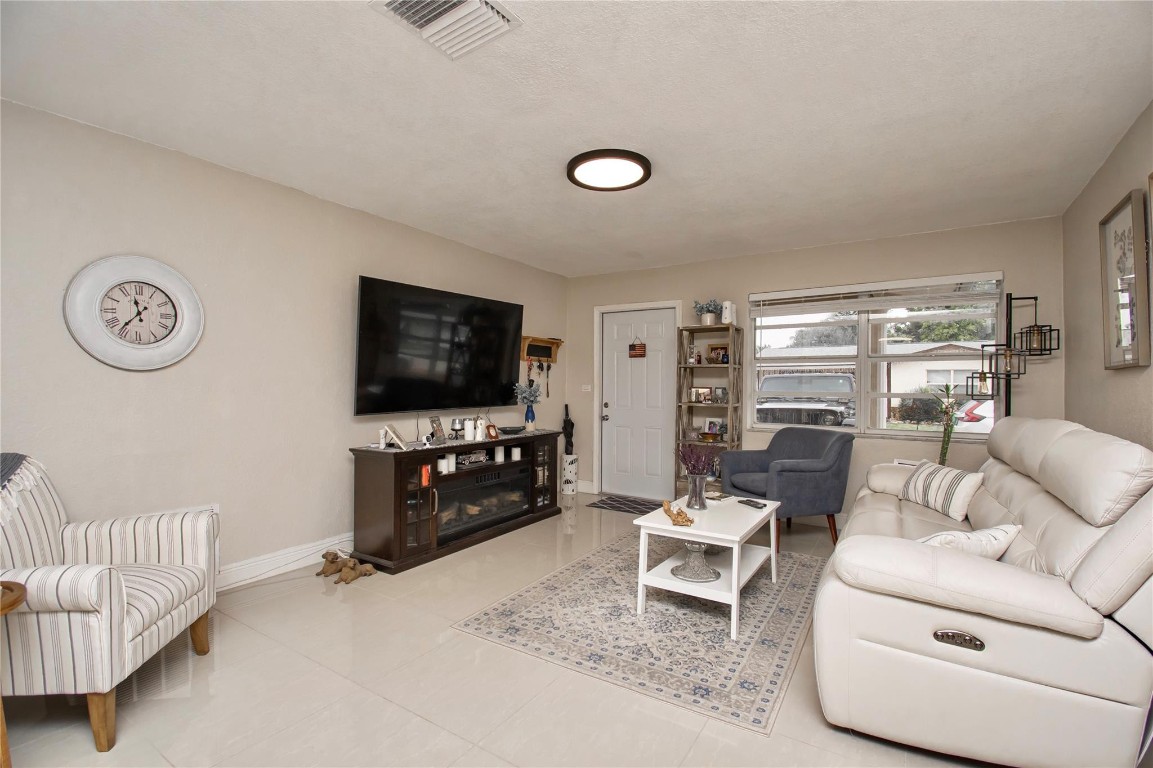 Mainlands Of Tamarac Lake - Residential