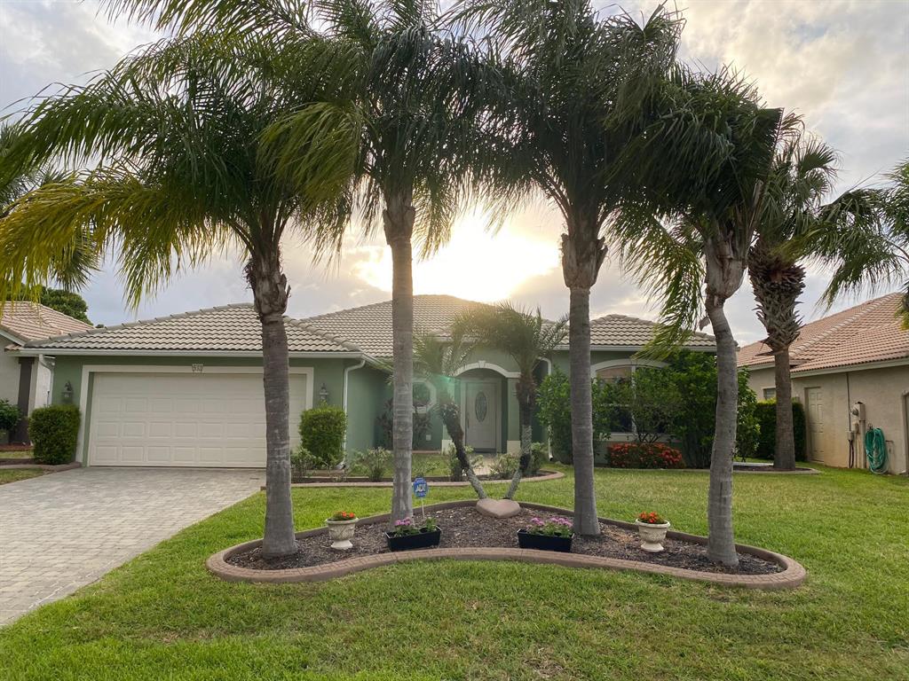 Photo of 532 NW Waverly Circle, Port Saint Lucie, FL 34983 (MLS # R10718284)