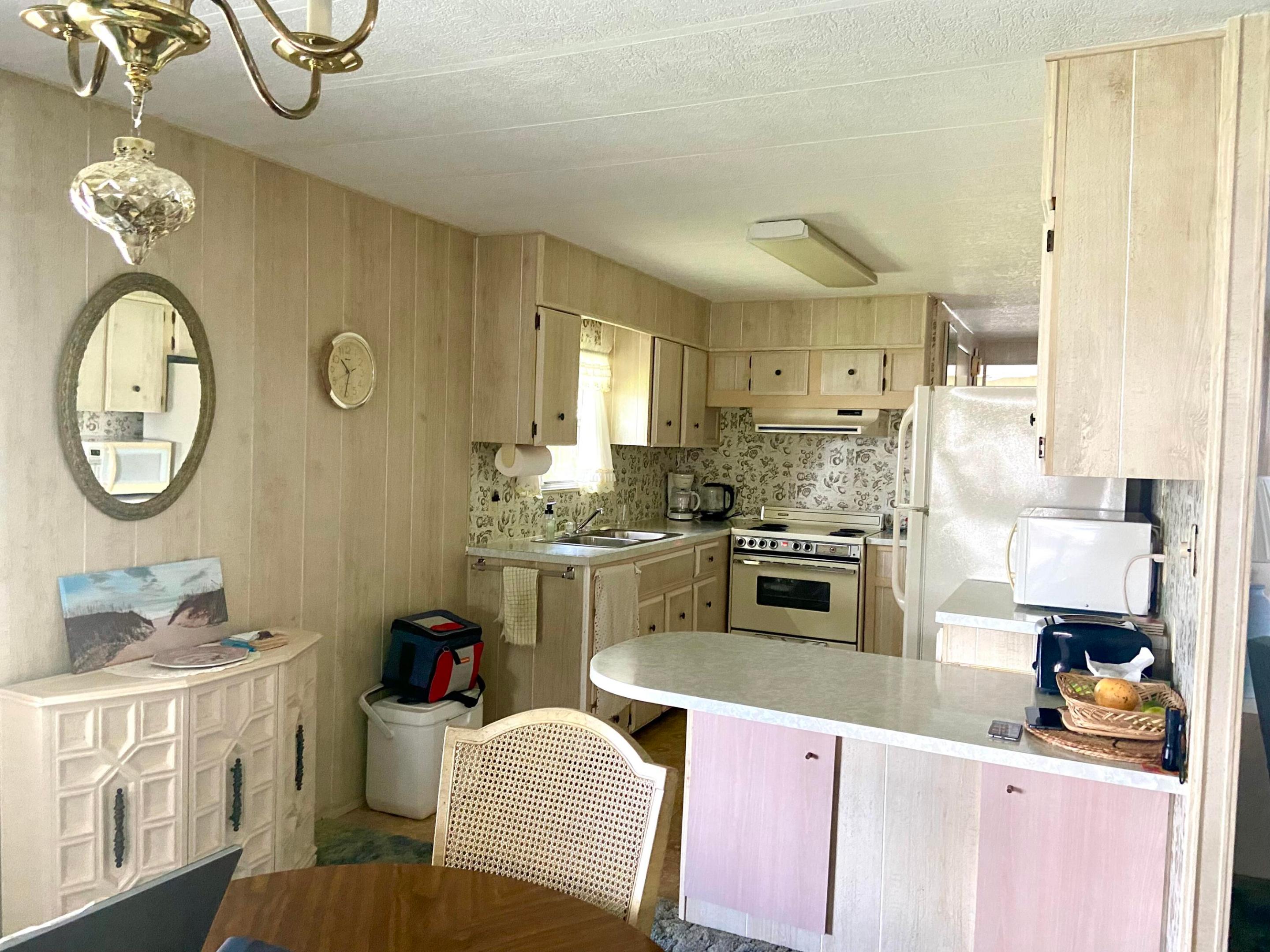 Spanish Lakes Riverfront 55+ community - Residential