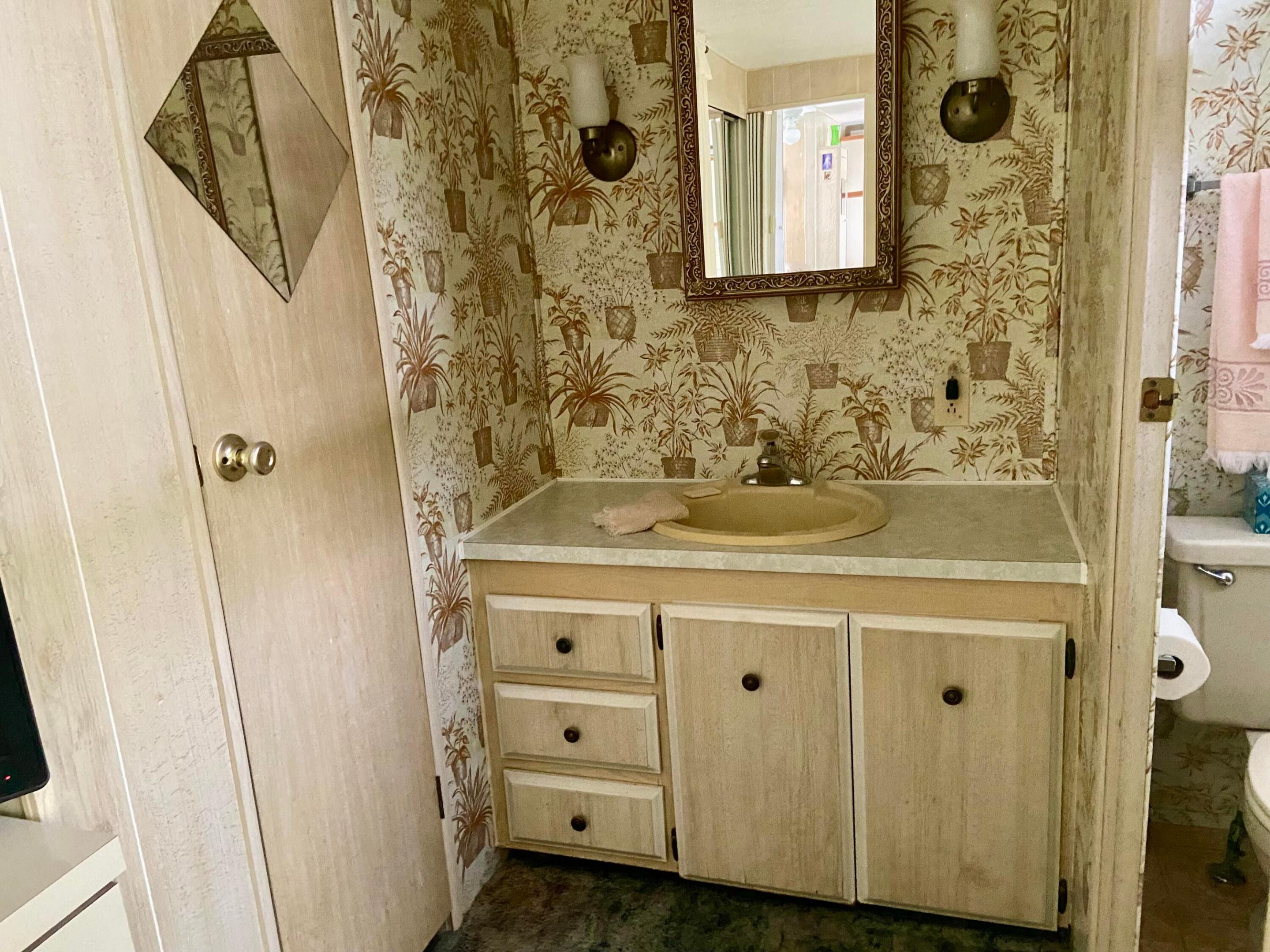 Spanish Lakes Riverfront 55+ community - Residential